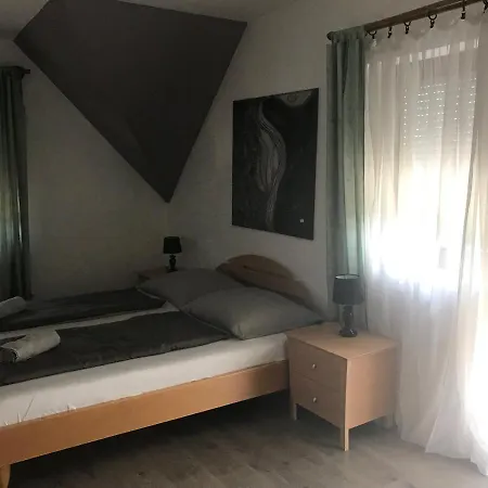 Marta Apartment Balatonalmadi